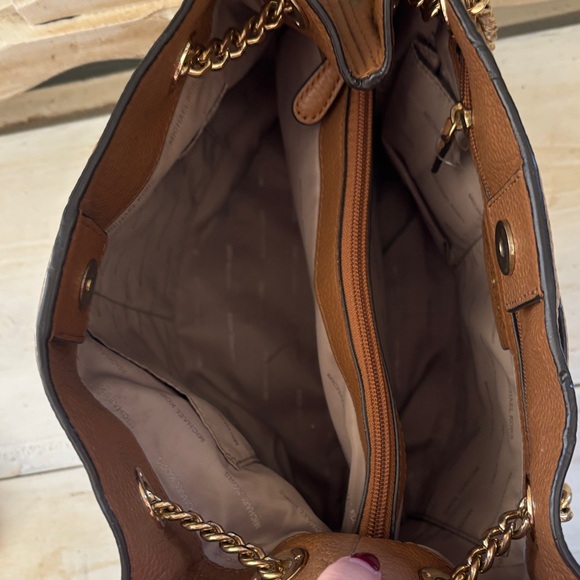 Michael Kors Jet Set Brown Pebbled Soft Leather Gold Chain Handle Shoulder Bag - Picture 4 of 8